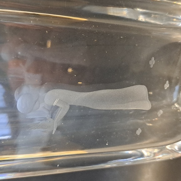 Skruf Crystal Vase with Young Girl & Bird or Dove. Signed - Picture 3 of 7